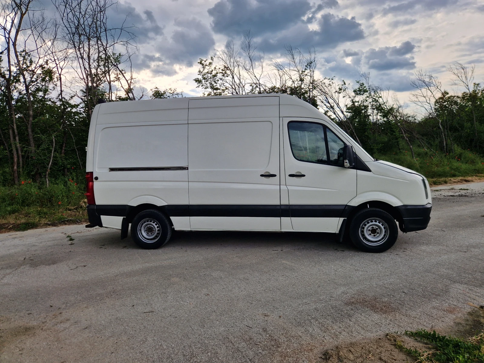 VW Crafter 2.5 TDI L2 H2, снимка 5 - Бусове и автобуси - 54623066