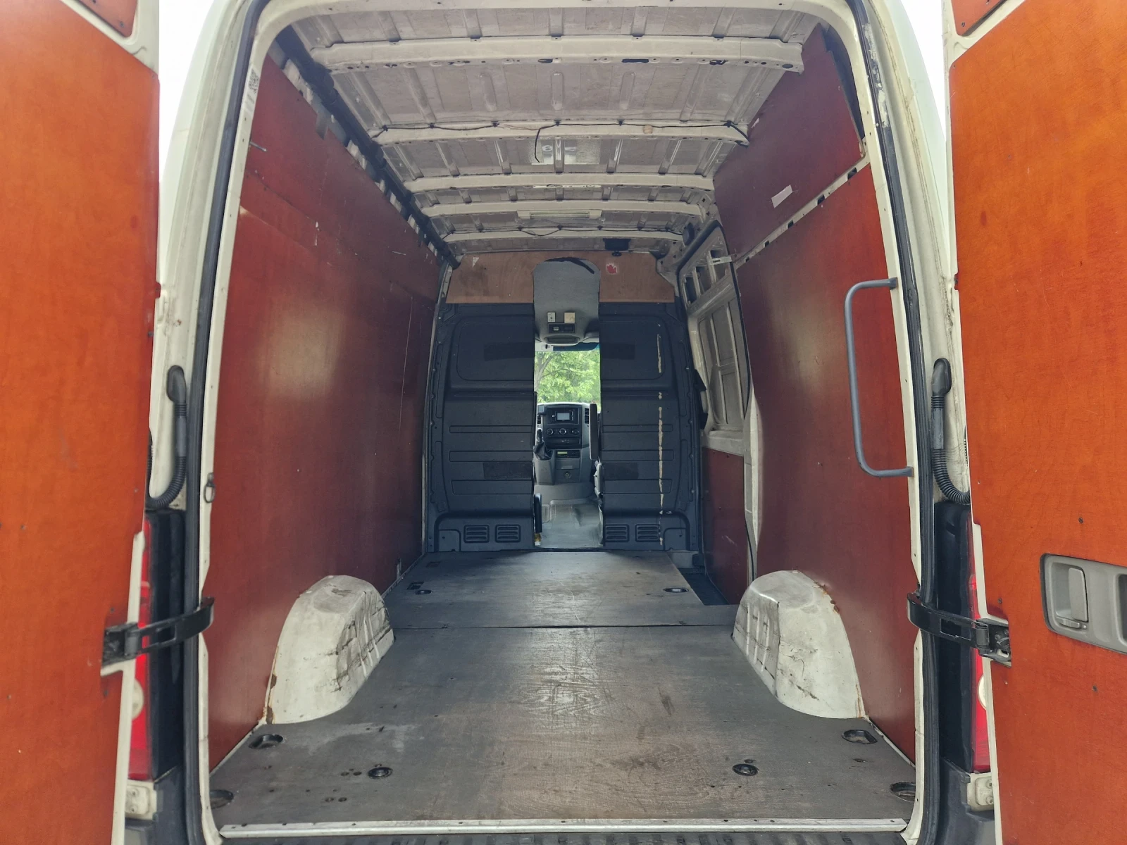 VW Crafter 2.5 TDI L2 H2, снимка 14 - Бусове и автобуси - 54623066