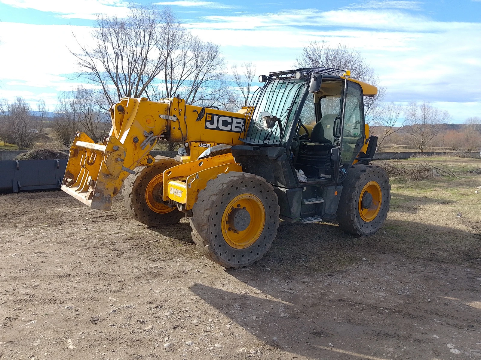 Телескопичен товарач JCB 560-80 - изображение 4