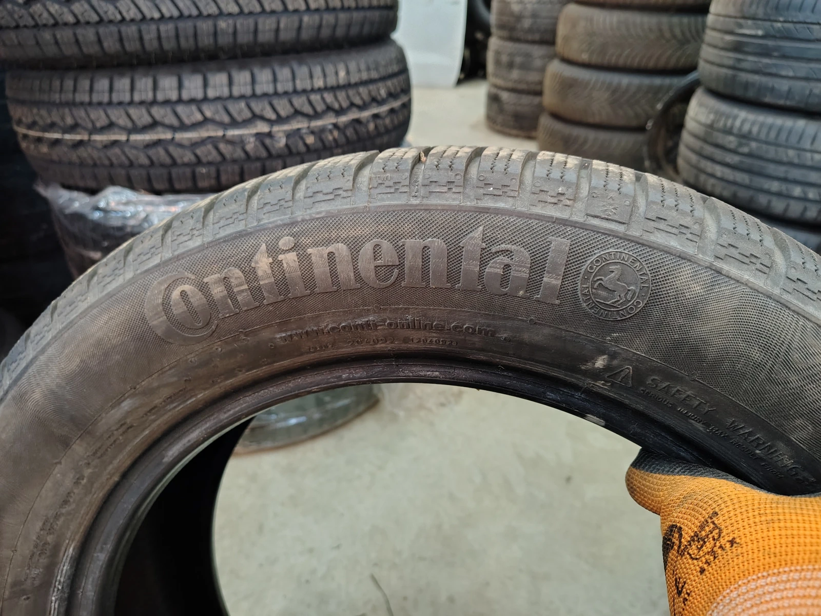 Гуми Зимни 225/55R17, снимка 4 - Гуми и джанти - 54086216