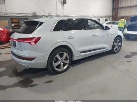 Audi E-Tron Premium Plus, снимка 4