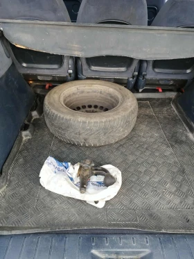 Обява за продажба на VW Sharan 1.9 TDI AFN 110к.с ~3 100 лв. - изображение 9 | Auto.bg Обява за продажба на VW Sharan 1.9 TDI AFN 110к.с ~3 100 лв. - изображение 9