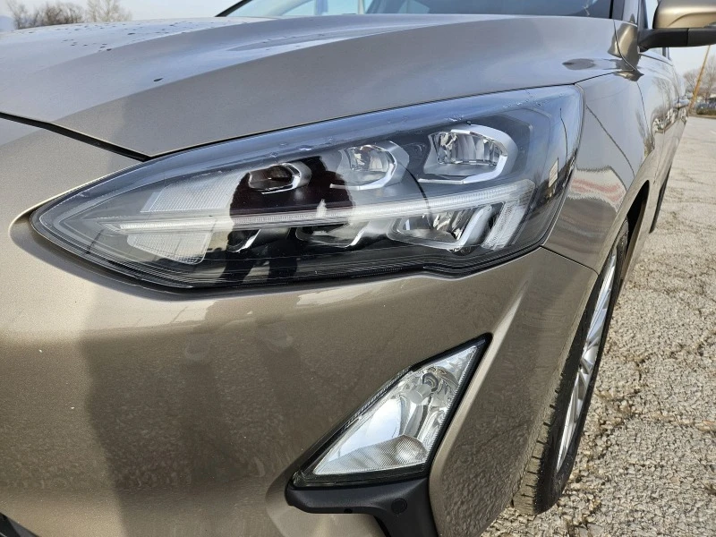 Ford Focus 1.0i automat Titanium, снимка 10 - Автомобили и джипове - 47930791