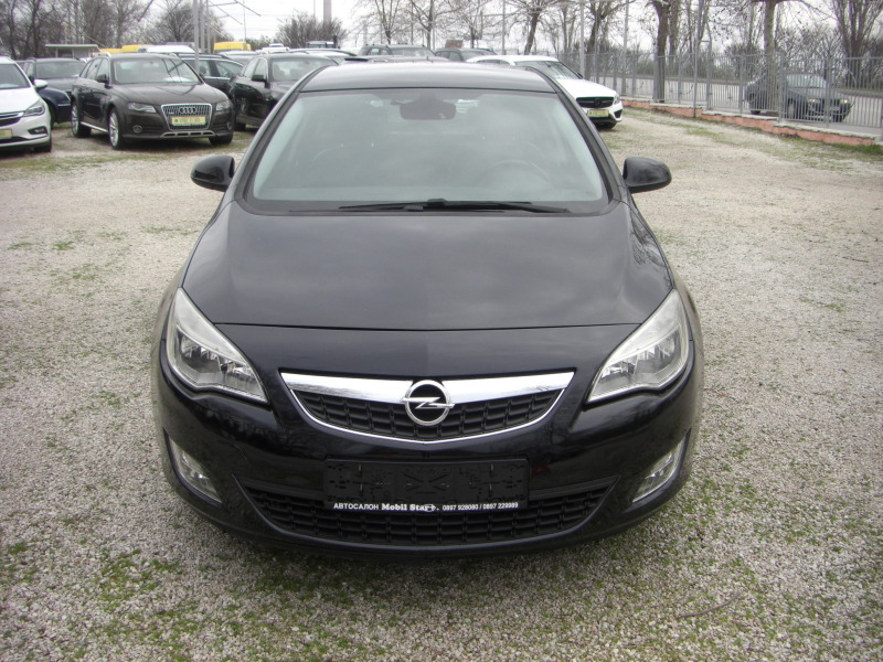 Opel Astra 1.7cdti COSMO NAVI 6ck., снимка 8 - Автомобили и джипове - 43513473