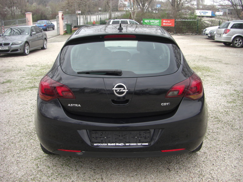 Opel Astra 1.7cdti COSMO NAVI 6ck., снимка 4 - Автомобили и джипове - 43513473