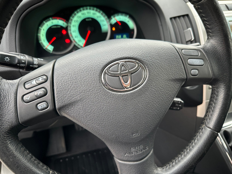 Toyota Corolla verso 1.6 VVT-i **БЕНЗИН**, снимка 12 - Автомобили и джипове - 44391686