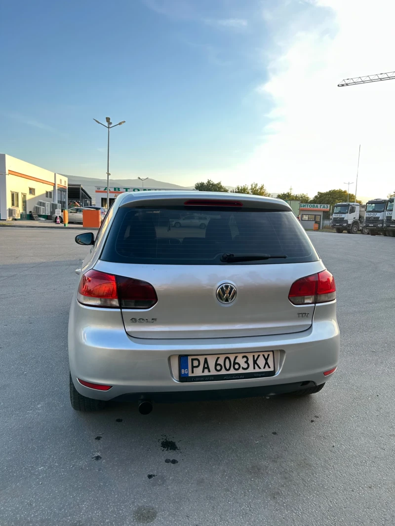 VW Golf, снимка 4 - Автомобили и джипове - 47260299