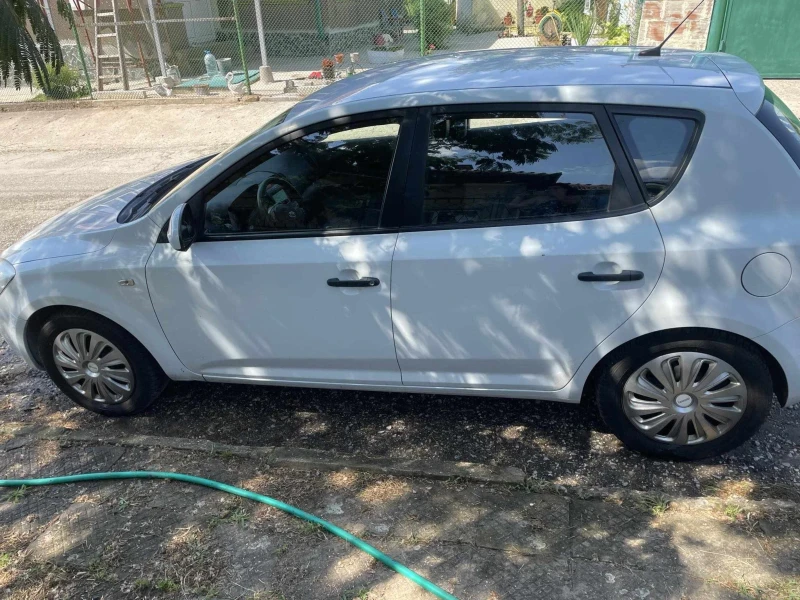 Kia Ceed, снимка 10 - Автомобили и джипове - 47571666