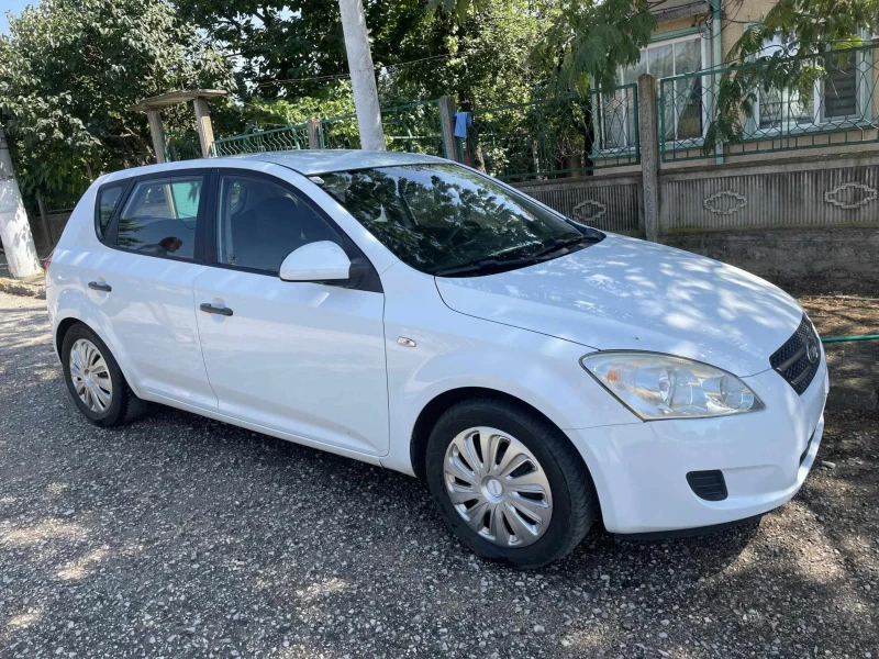 Kia Ceed, снимка 3 - Автомобили и джипове - 47571666