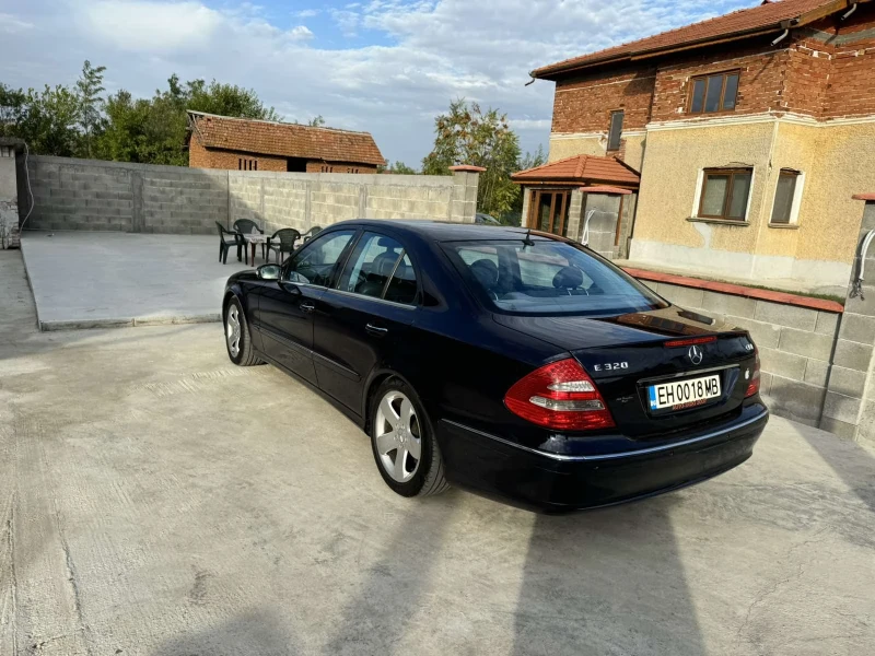 Mercedes-Benz E 320, снимка 3 - Автомобили и джипове - 47550819