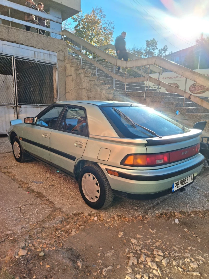 Mazda 323 1.6 Автомат Газ.инж, снимка 4 - Автомобили и джипове - 48086204