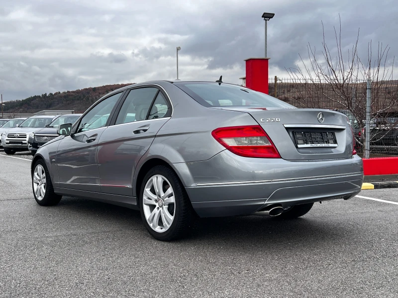 Mercedes-Benz C 220 CDi Avantgarde Отлично състояние, снимка 6 - Автомобили и джипове - 48305165