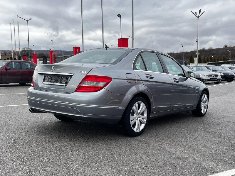 Mercedes-Benz C 220 CDi Avantgarde Отлично състояние, снимка 4 - Автомобили и джипове - 48305165