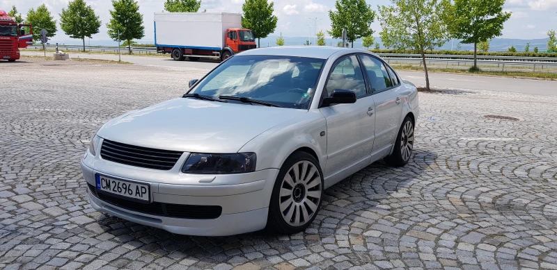 VW Passat, снимка 11 - Автомобили и джипове - 49519246