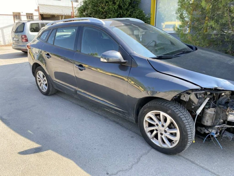 Renault Megane 1.5dci EDC, снимка 3 - Автомобили и джипове - 52081726