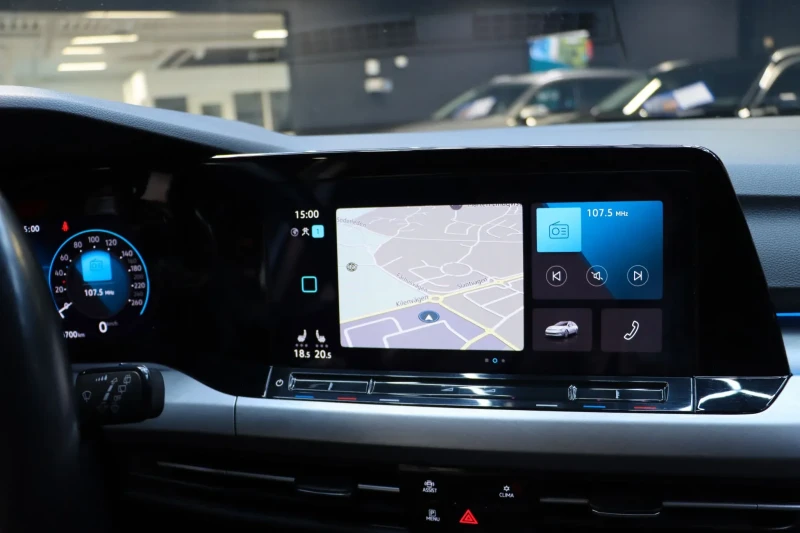 VW Golf 1.5 CNG, снимка 14 - Автомобили и джипове - 52221336