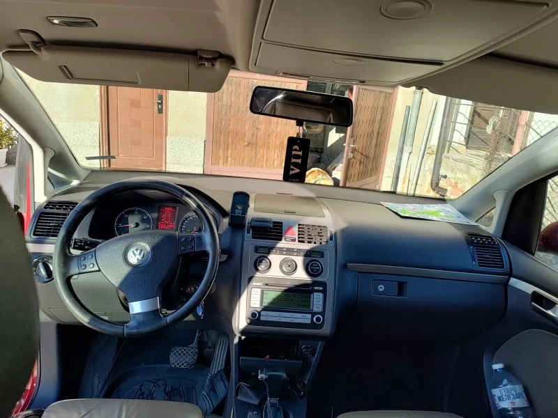 VW Touran, снимка 10 - Автомобили и джипове - 52413706