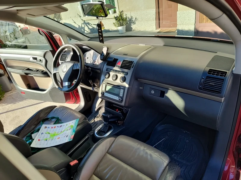 VW Touran, снимка 8 - Автомобили и джипове - 52413706