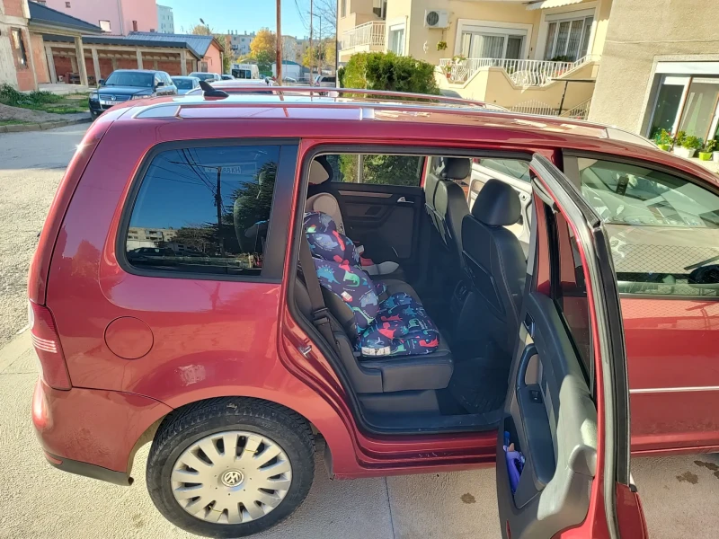 VW Touran, снимка 7 - Автомобили и джипове - 52413706