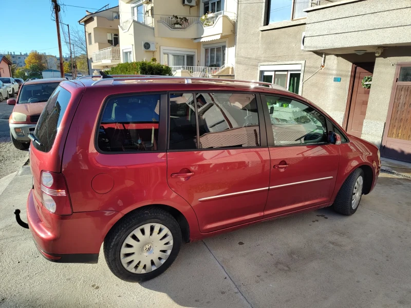 VW Touran, снимка 4 - Автомобили и джипове - 52413706