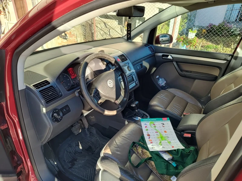 VW Touran, снимка 9 - Автомобили и джипове - 52413706
