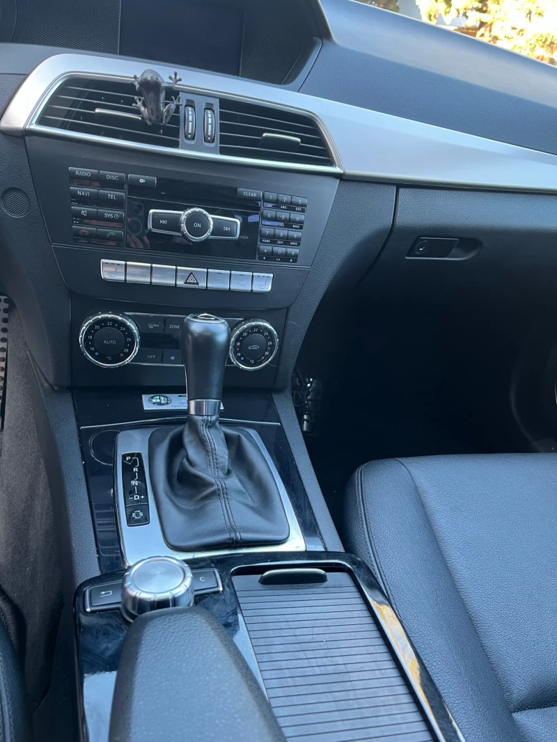 Mercedes-Benz C 250, снимка 7 - Автомобили и джипове - 52549916