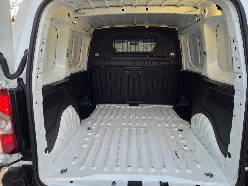 Peugeot Partner 50kWh, снимка 11 - Автомобили и джипове - 53115039