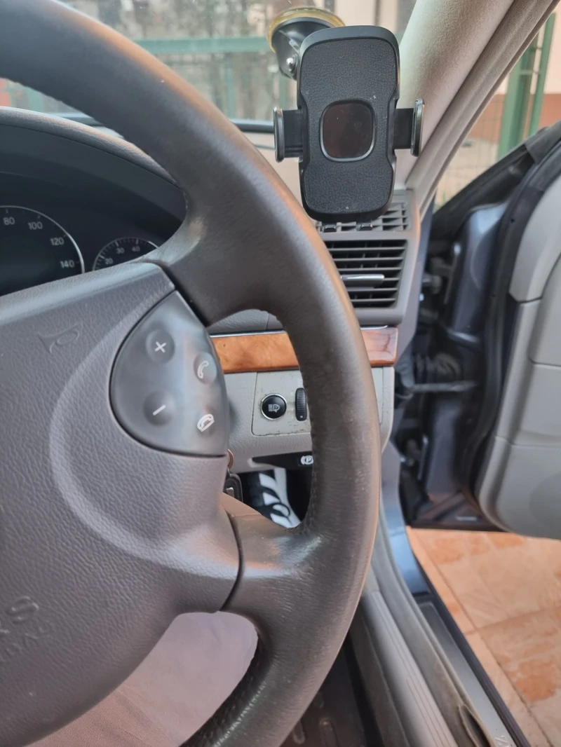 Mercedes-Benz E 240, снимка 8 - Автомобили и джипове - 53201395