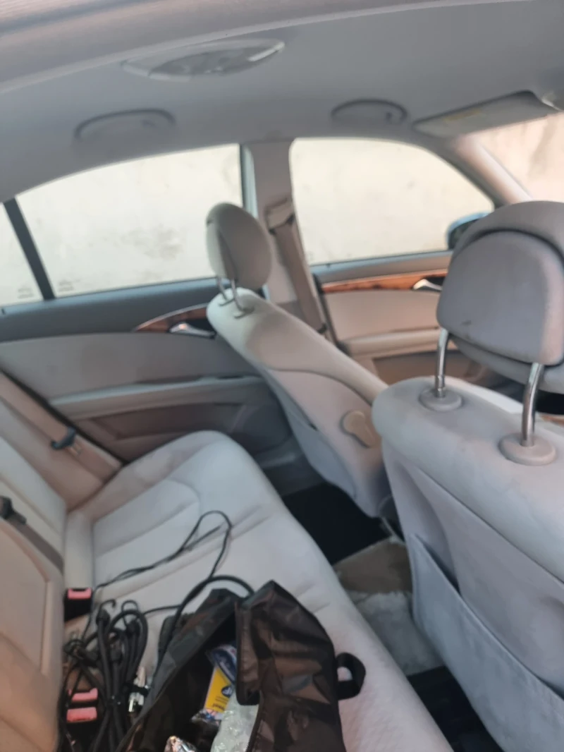 Mercedes-Benz E 240, снимка 6 - Автомобили и джипове - 53201395