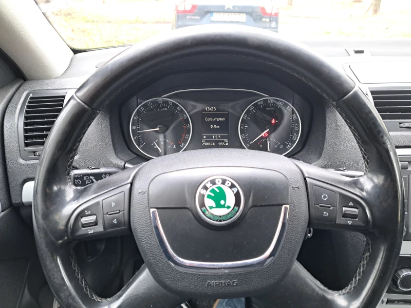 Skoda Octavia, снимка 9 - Автомобили и джипове - 53210572