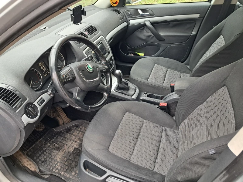 Skoda Octavia, снимка 13 - Автомобили и джипове - 53210572