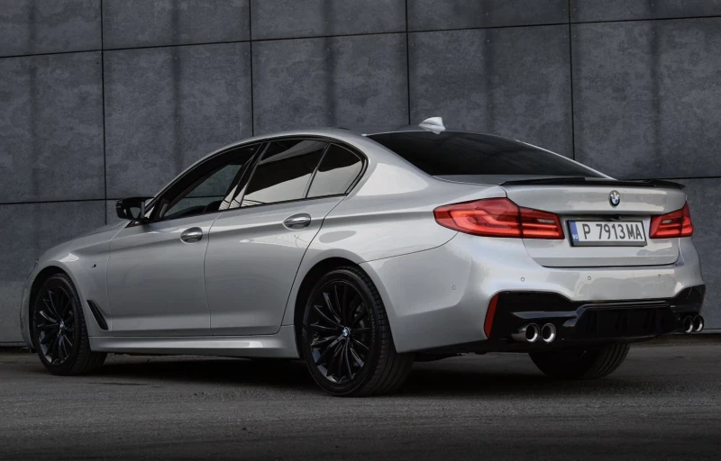 BMW 530 G30/M Pack//Обслужен/Реален пробег/ЦЕНА БЕЗ АНАЛОГ, снимка 6 - Автомобили и джипове - 53330881