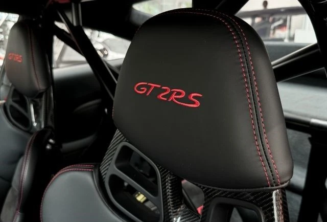 Porsche 911 991.2 GT2 RS/CARBON/CLUBSPORT/LED/LIFT/SPORT CHRON, снимка 8 - Автомобили и джипове - 49161686