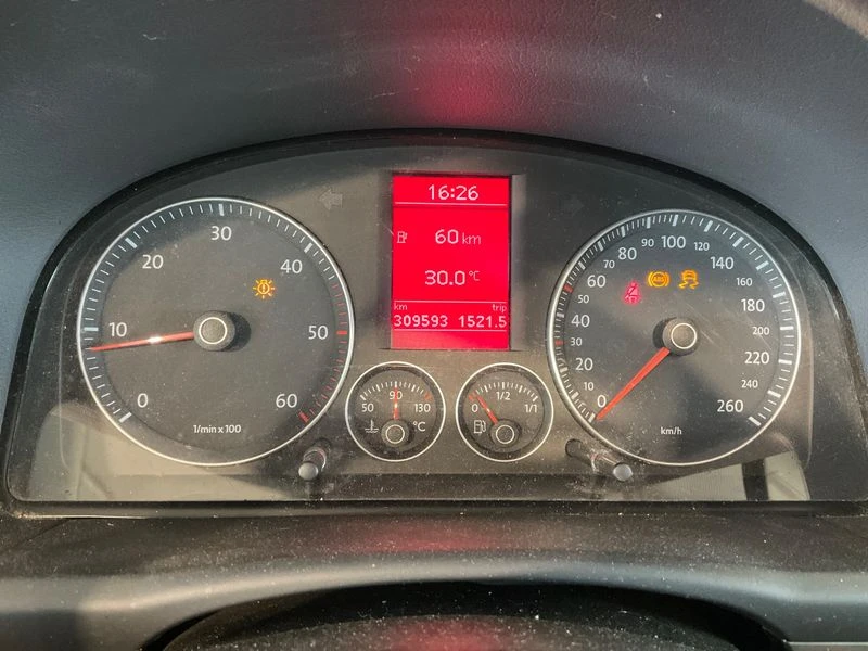 VW Touran 1.9 TDI Trendline BlueMotion Tech, снимка 4 - Автомобили и джипове - 55467682