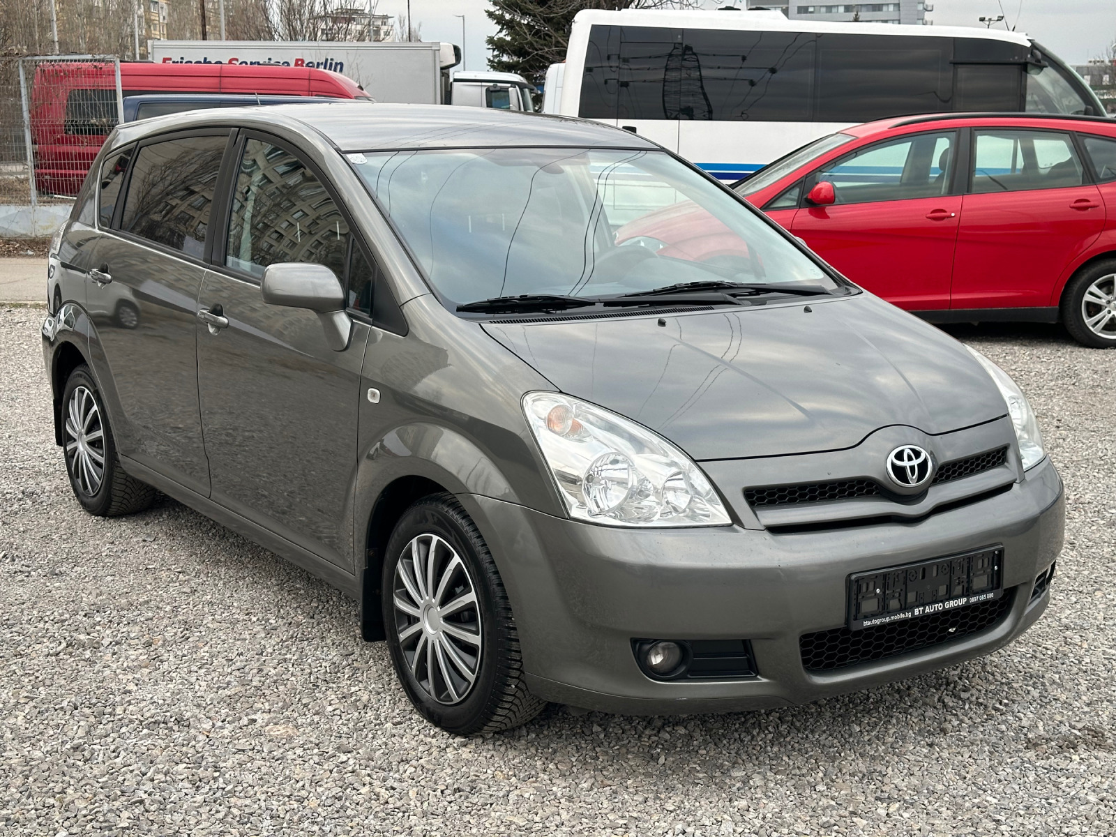 Toyota Corolla verso 1.6 VVT-i **БЕНЗИН** - изображение 1