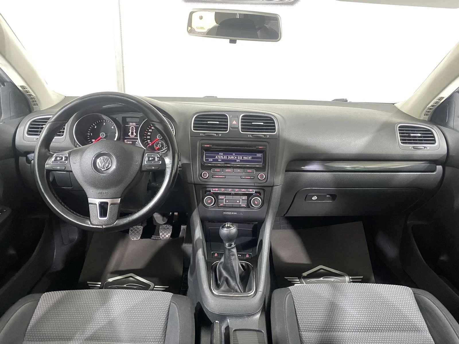 VW Golf Variant 1.6TDI - изображение 8