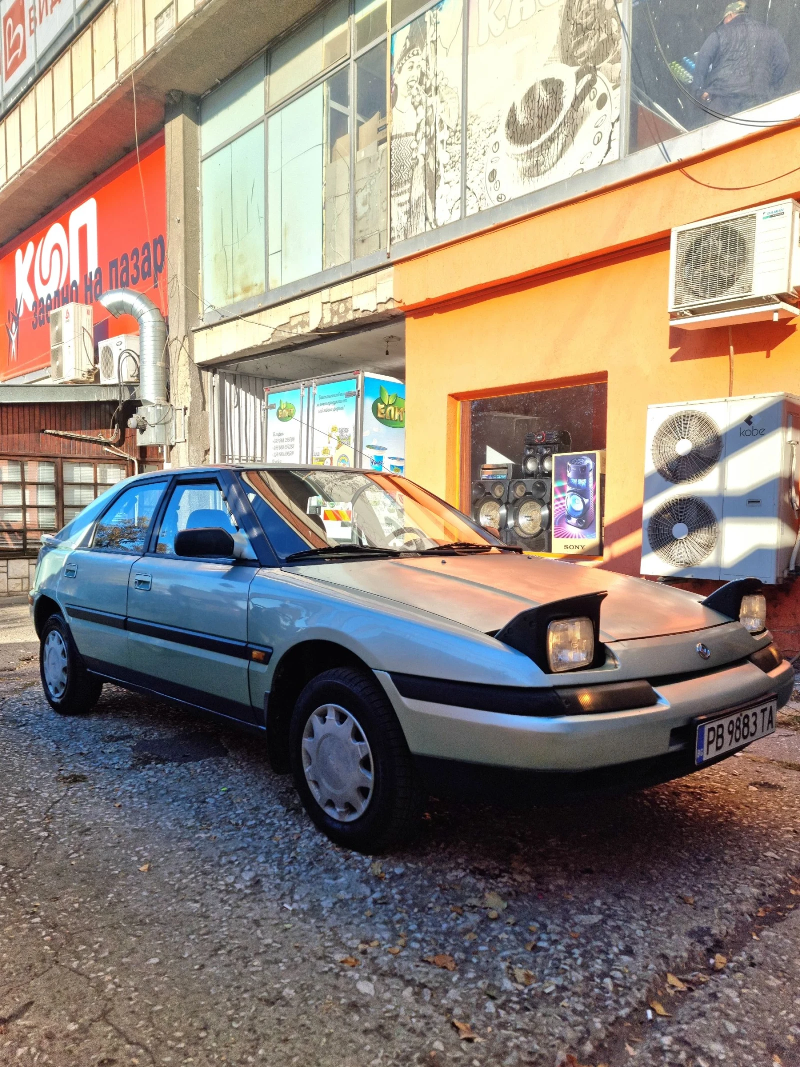 Mazda 323 1.6 Автомат Газ.инж - изображение 2