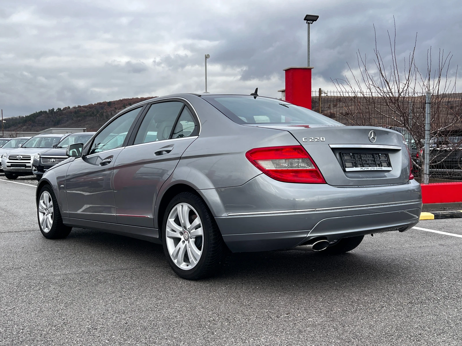 Mercedes-Benz C 220 CDi Avantgarde Отлично състояние - изображение 6