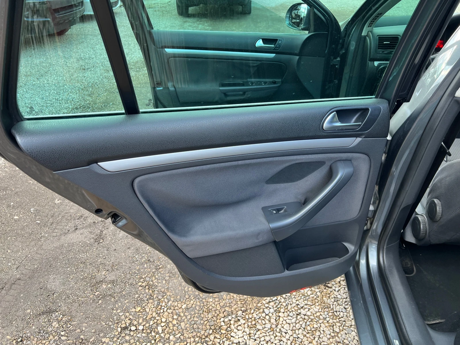 VW Golf 5-1.9TDI | Mobile.bg — изображение 11