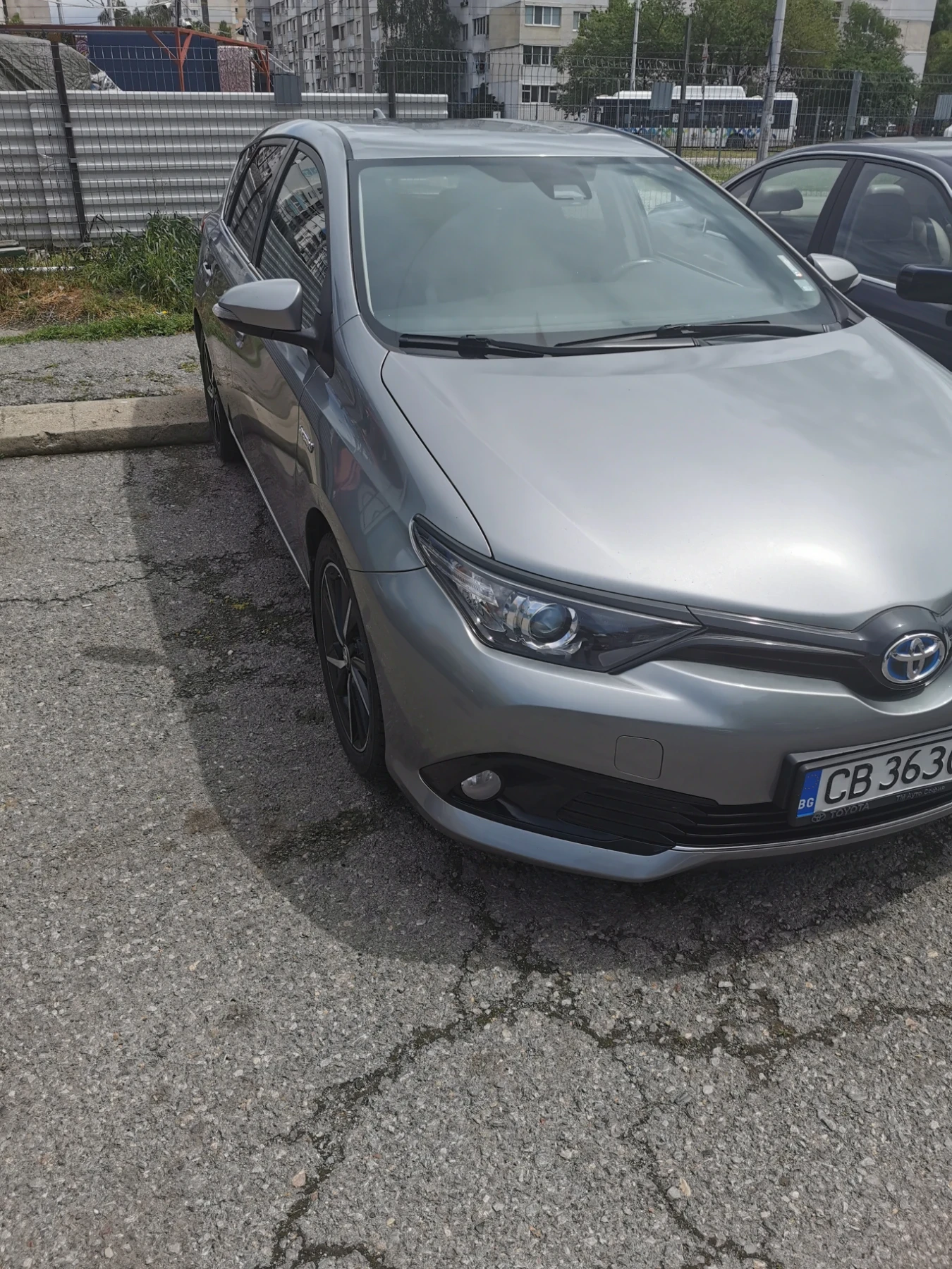 Toyota Auris Хибрид, купена от Тойота България  - изображение 5