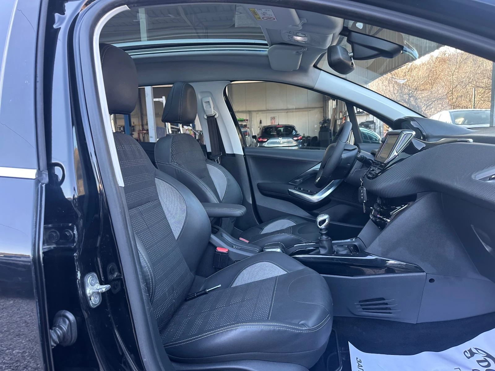 Peugeot 2008 1.6HDI-ALLURE-NAVI-LED-ПАНОРАМА, снимка 17 - Автомобили и джипове - 53856210