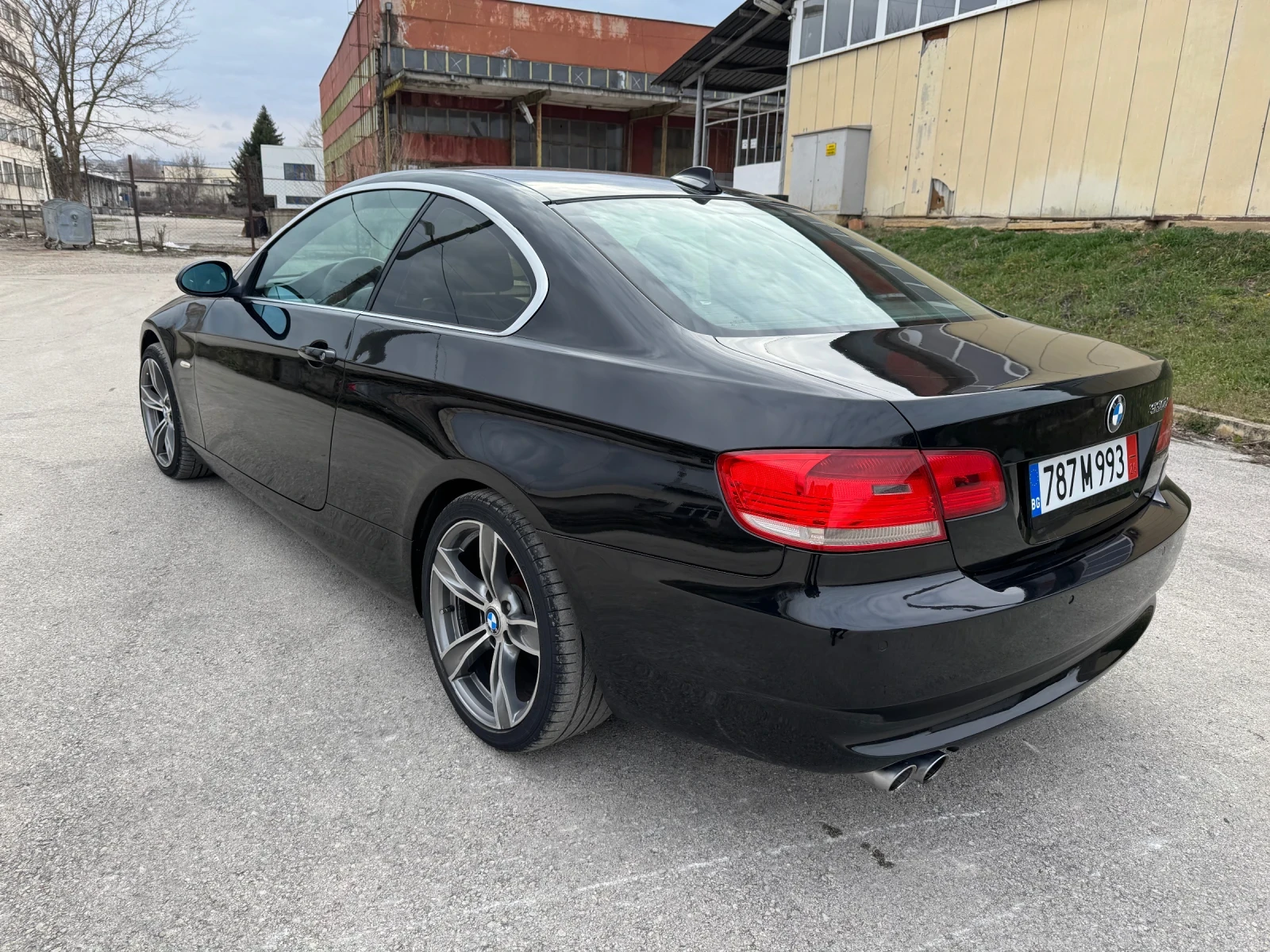 BMW 330 3.0D N57 231кс, снимка 4 - Автомобили и джипове - 53910465