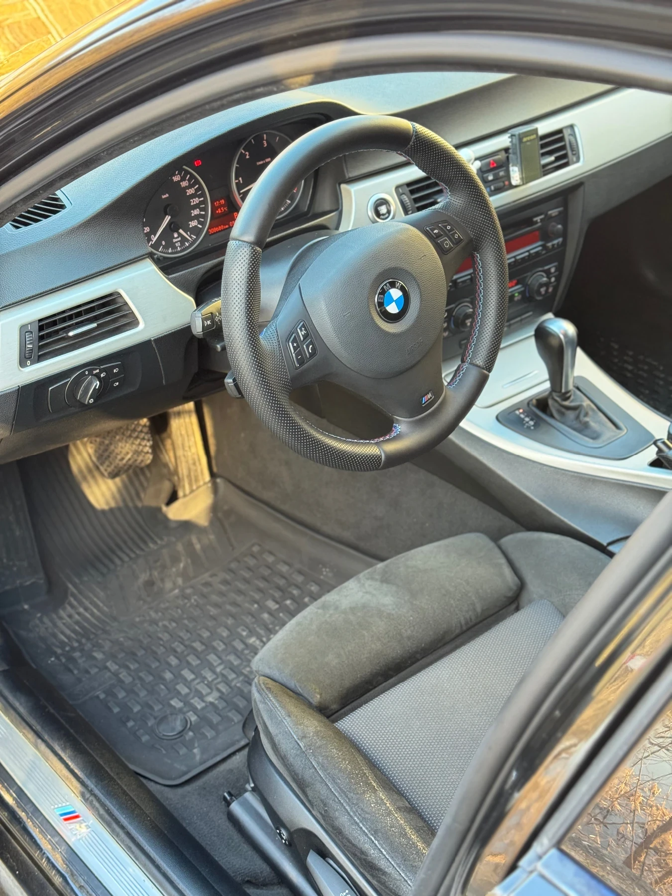 BMW 330 xD, снимка 11 - Автомобили и джипове - 53914705