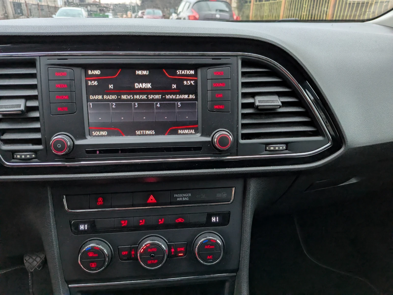 Seat Leon * ФАБРИЧЕН МЕТАН* LED* MATRIX* КАТО НОВА* , снимка 13 - Автомобили и джипове - 53953433