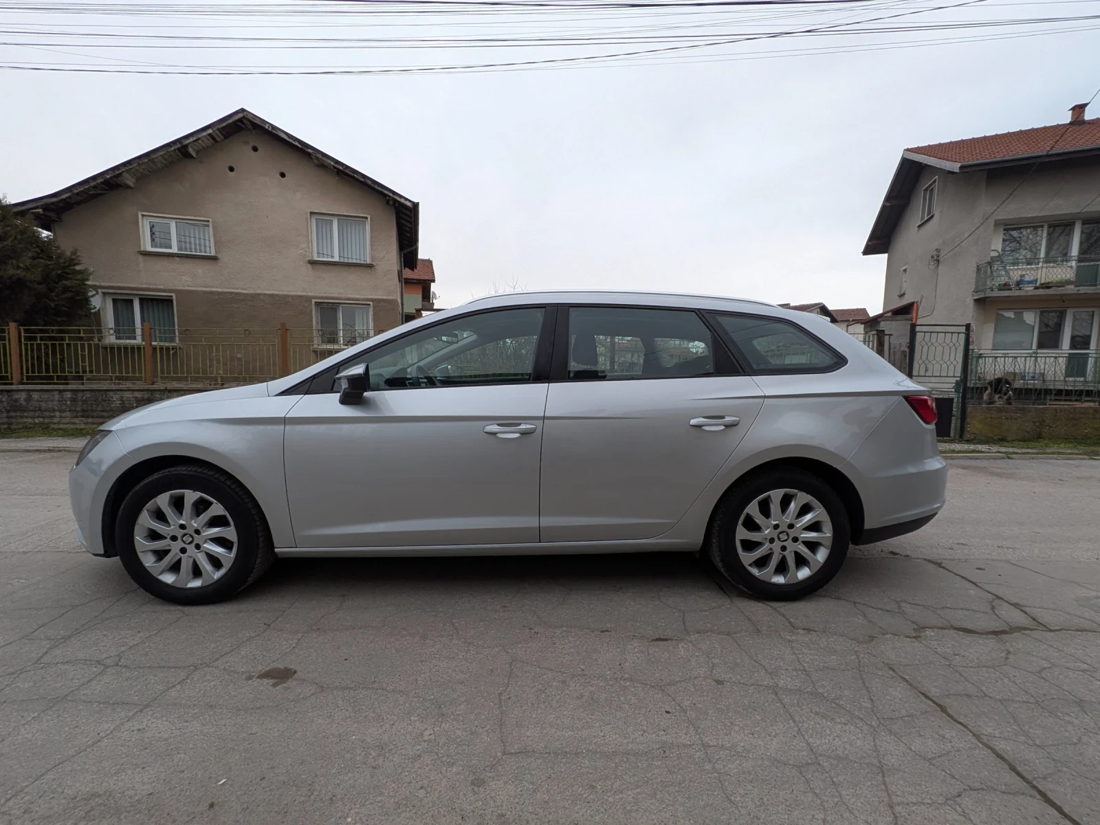 Seat Leon * ФАБРИЧЕН МЕТАН* LED* MATRIX* КАТО НОВА* , снимка 4 - Автомобили и джипове - 53953433