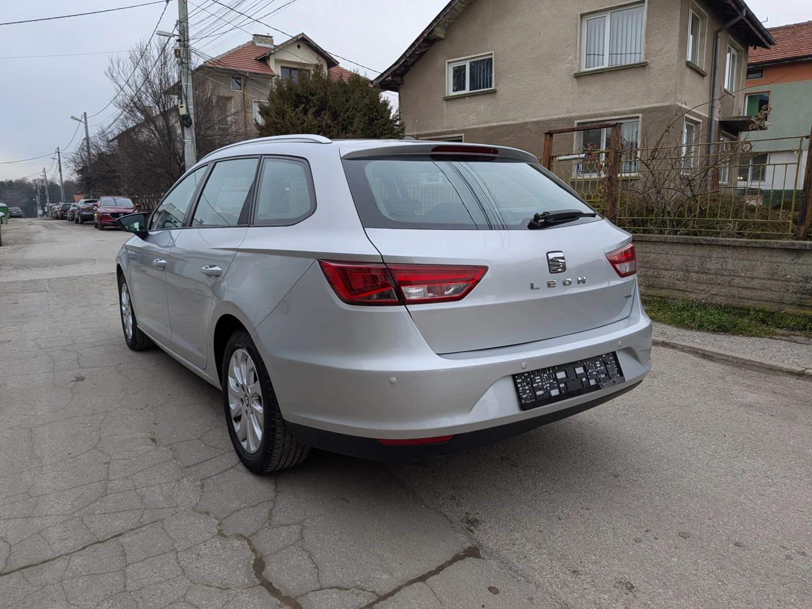 Seat Leon * ФАБРИЧЕН МЕТАН* LED* MATRIX* КАТО НОВА* , снимка 6 - Автомобили и джипове - 53953433