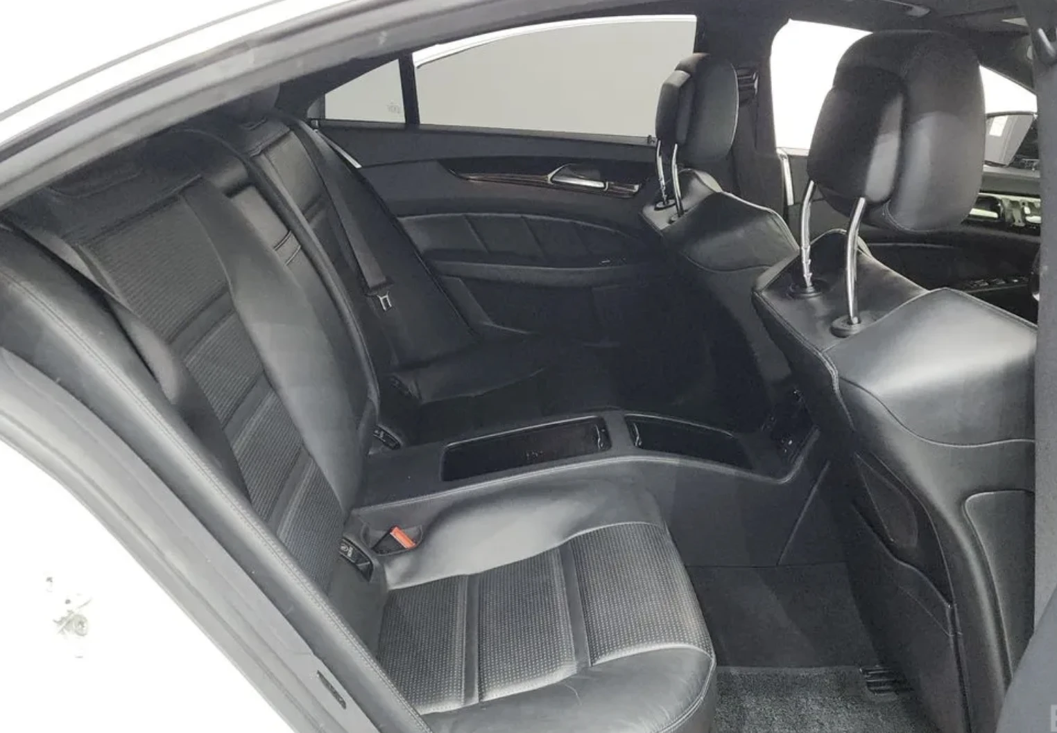 Mercedes-Benz CLS 63 AMG 4MATIC* 360* Подгрев* Обдухване* Кейлес* МАСАЖИ* П, снимка 12 - Автомобили и джипове - 54021385