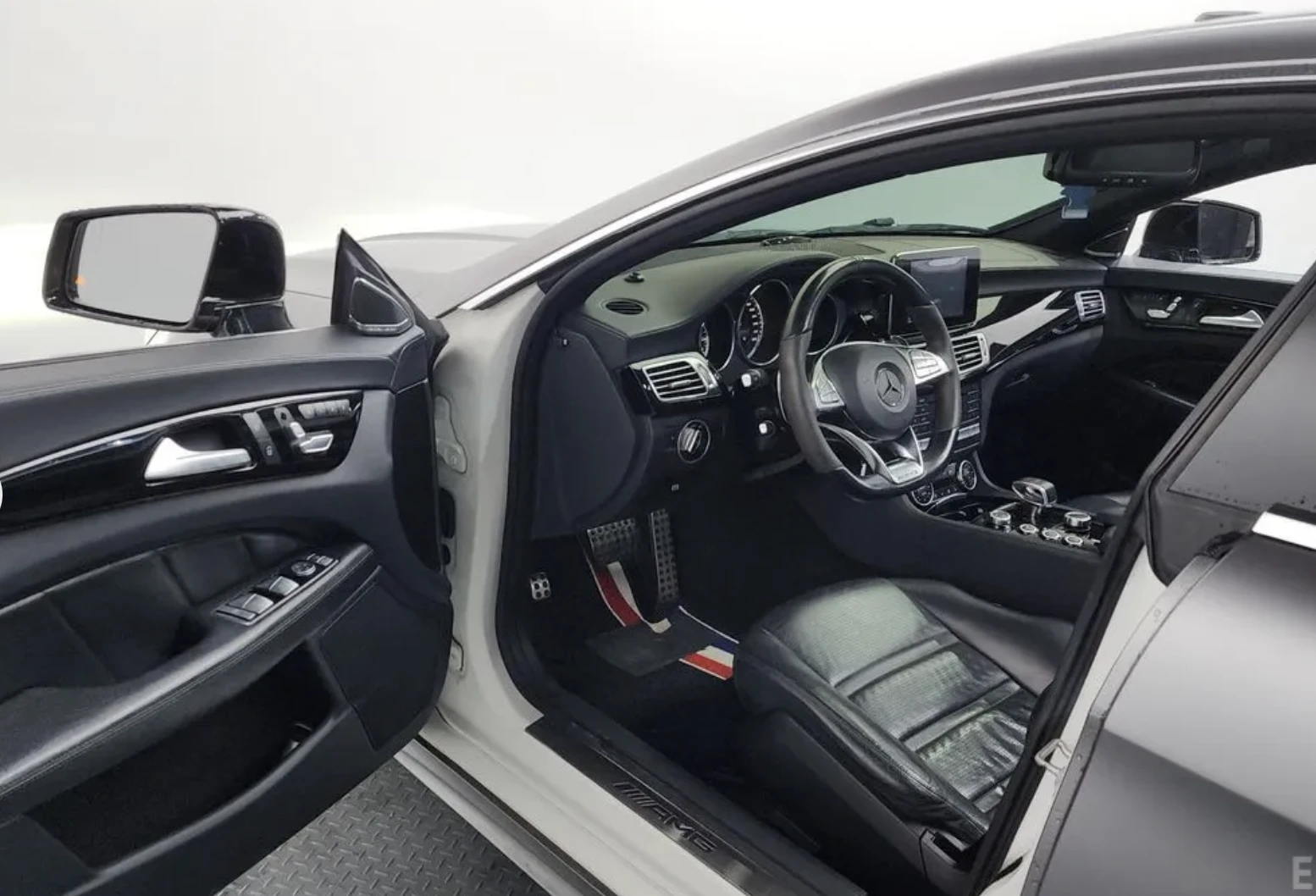 Mercedes-Benz CLS 63 AMG 4MATIC* 360* Подгрев* Обдухване* Кейлес* МАСАЖИ* П, снимка 10 - Автомобили и джипове - 54021385