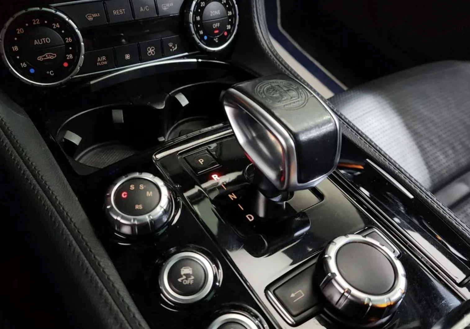 Mercedes-Benz CLS 63 AMG 4MATIC* 360* Подгрев* Обдухване* Кейлес* МАСАЖИ* П, снимка 9 - Автомобили и джипове - 54021385