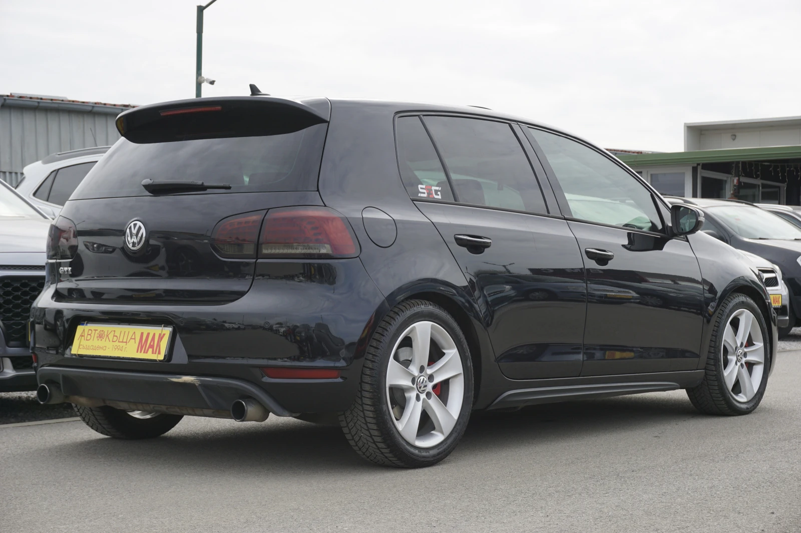 VW Golf 2.0 GTI/Обслужена/Нави/Ксенон/Кожа, снимка 7 - Автомобили и джипове - 54223468